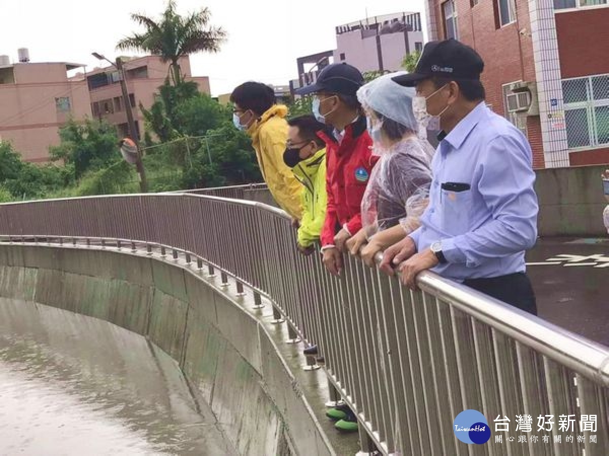 針對日前持續性強降雨造成北港地區積淹水嚴重,立委蘇治芬邀集公路總局、營建署、水利署、農委會等會勘,共商治水規劃。