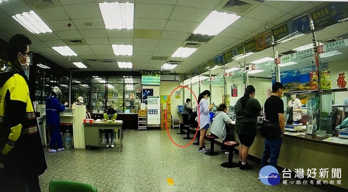 擔心婦人提百萬現金安危,中壢警暖心主動護鈔