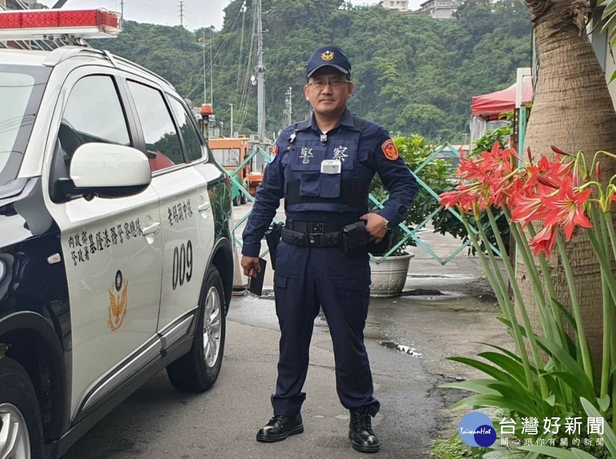 臺東太麻里鄉多良部落的郭光明,參加臺灣高等法院通譯訓練,完成訓練後經常往返警局、地檢、法院及法扶基金會擔任通譯,為族人權益全力以赴