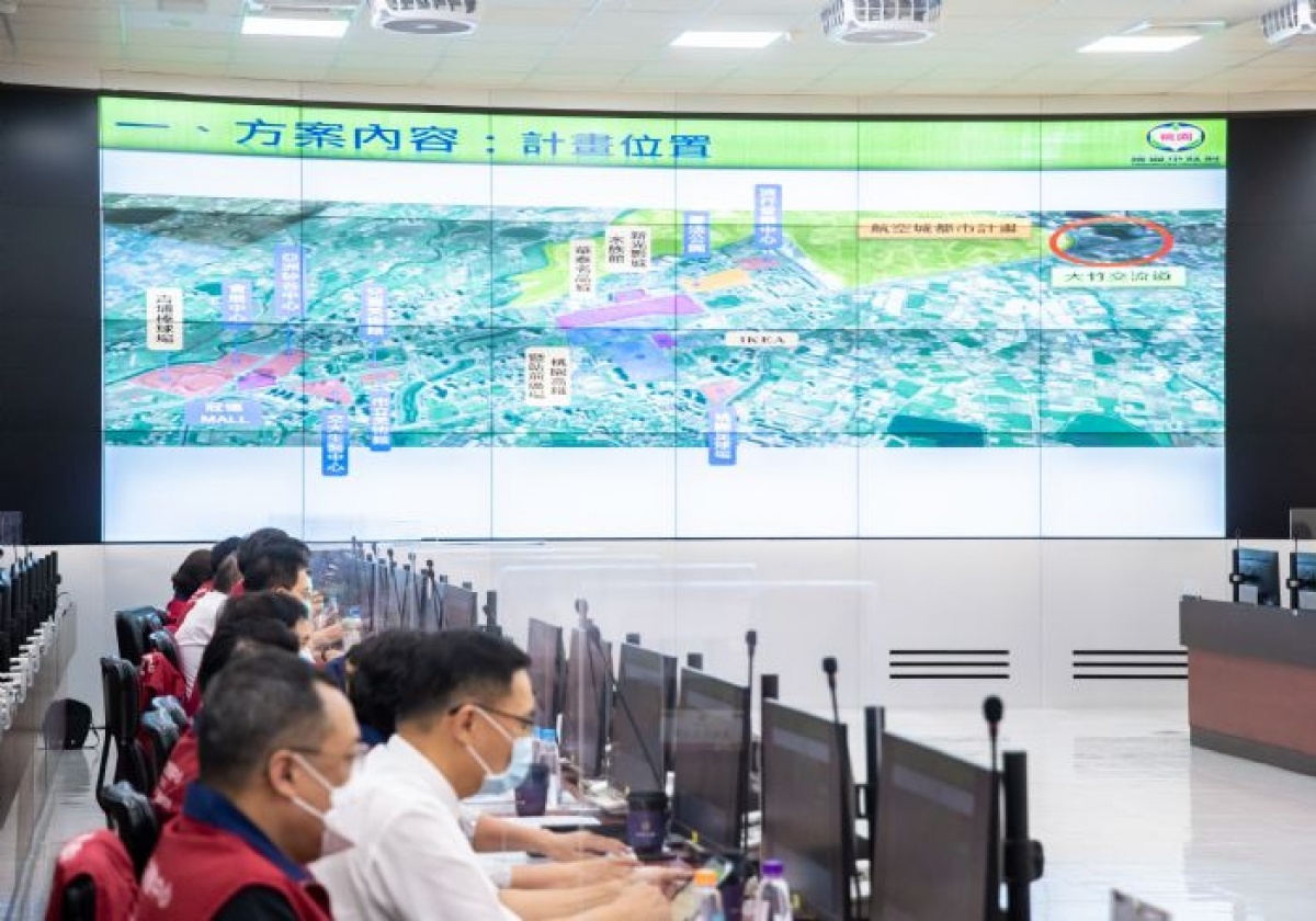 大竹交流道塞車情形日漸嚴重,因此市府規劃增設高架跨越橋,解決青埔地區上下交流道長期以來的交通問題