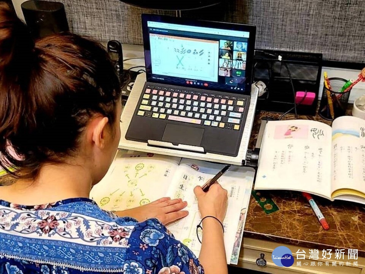 個性開朗獨立的艾珊妮積極學習中文與台灣文化