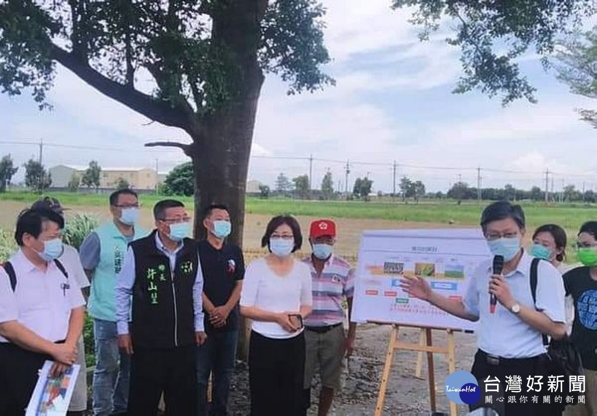 立委蘇治芬向農委會爭取，盼能因地制宜，考慮雲林的蒜頭特殊期作，維持蒜農的天災救助以及二期轉作獎勵。
