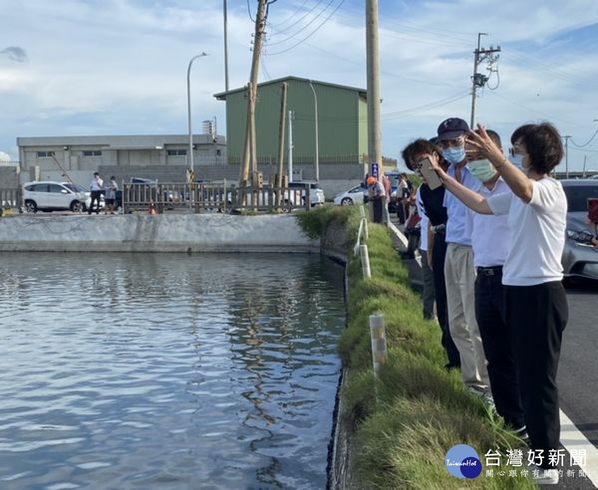 立委蘇治芬邀漁業署長張致盛到台西現勘，發現20%以上養殖戶受影響，將儘速公告雲林縣的文蛤為現金救助及低利貸款對象。