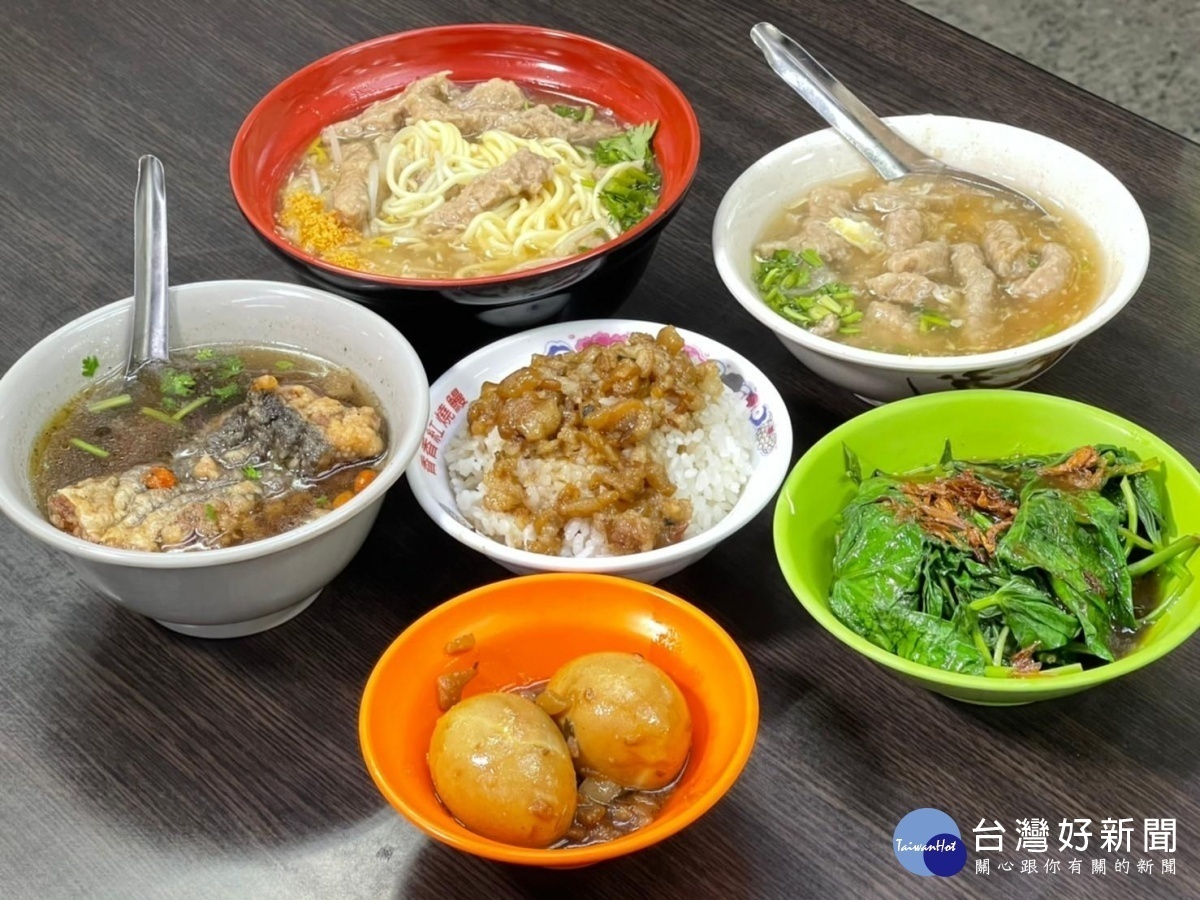 銅板美食的完美組合。圖/小鮮肉現做赤肉羹提供