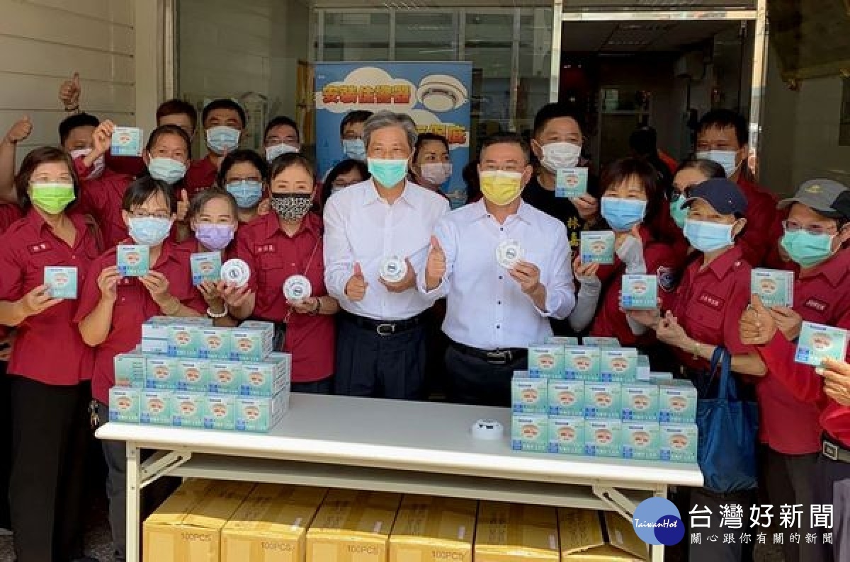 虎尾鎮公所為保障弱勢族群及高風險鎮民生命財產安全，編列新台幣100萬元預算購置住宅用火災警報器供鎮民申請領取使用。