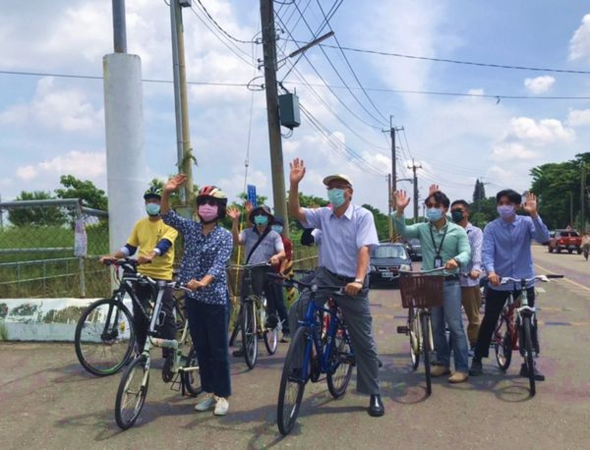 立委蘇治芬偕同農田水利署林國華副署長及台江山海圳綠道重要推手吳茂成執行長，會勘「水圳綠道」嘉南大圳濁幹線虎尾段。