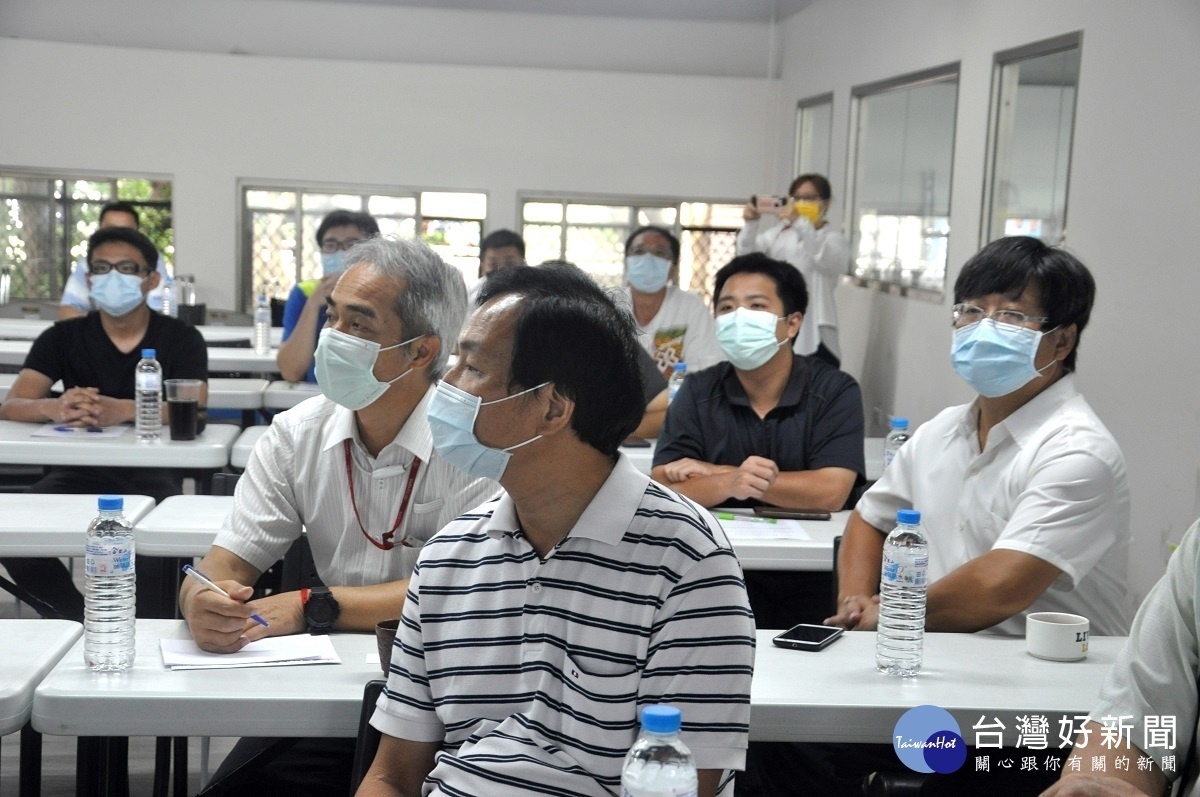 建國科大先進車輛組辦理實作場域建置人才培育計畫技術交流有1 8位來自中部地區高中職車輛科主任參加。圖/記者鄧富珍攝