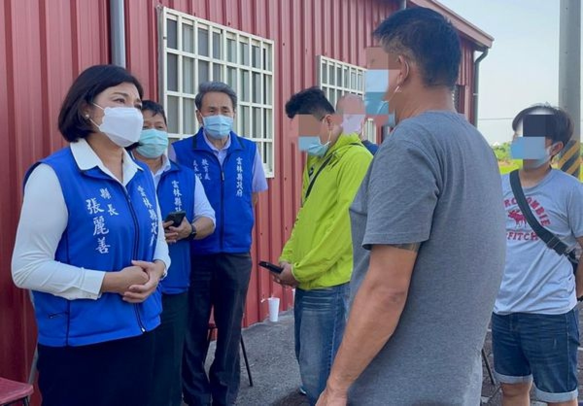 水林鄉發生重大車禍，造成單親家庭兩死兩傷的慘劇，縣長張麗善獲悉立即前往慰問家屬；立委蘇治芬也率先捐助善款，盡力協助善後。