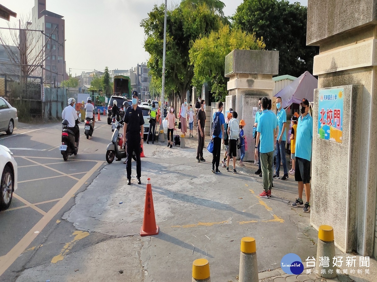 彰縣各國小學生開學日 各轄區警局大動員派出警力編排護童勤務