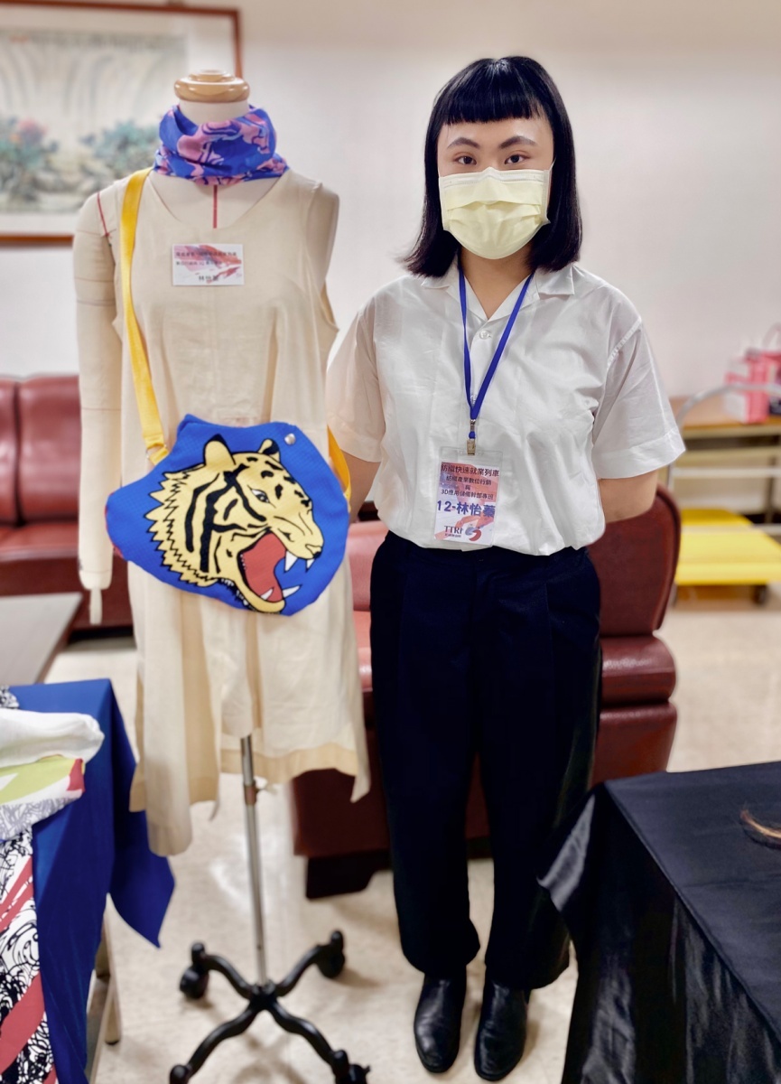 林怡蓁透過3D系統,學會如何更精細的處理細節。(攝影/廖蔚尹)