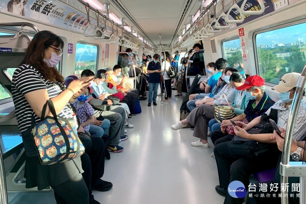 配合假日旅運需求增加,機場捷運9/18起恢復直達車假日15分鐘班距。