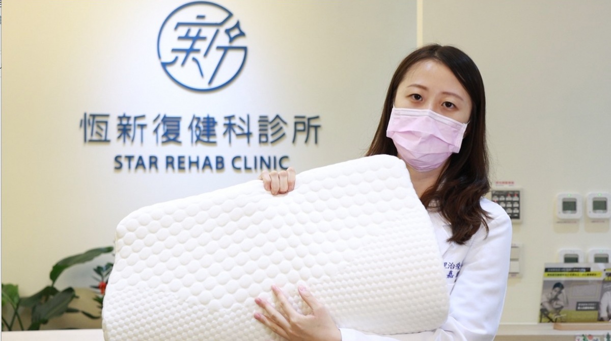 物理治療師劉嘉濰建議挑選可調式枕頭。