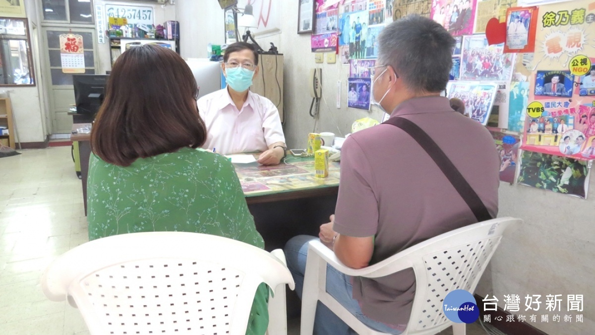 徐乃義表示,尋求社工協助是好點子