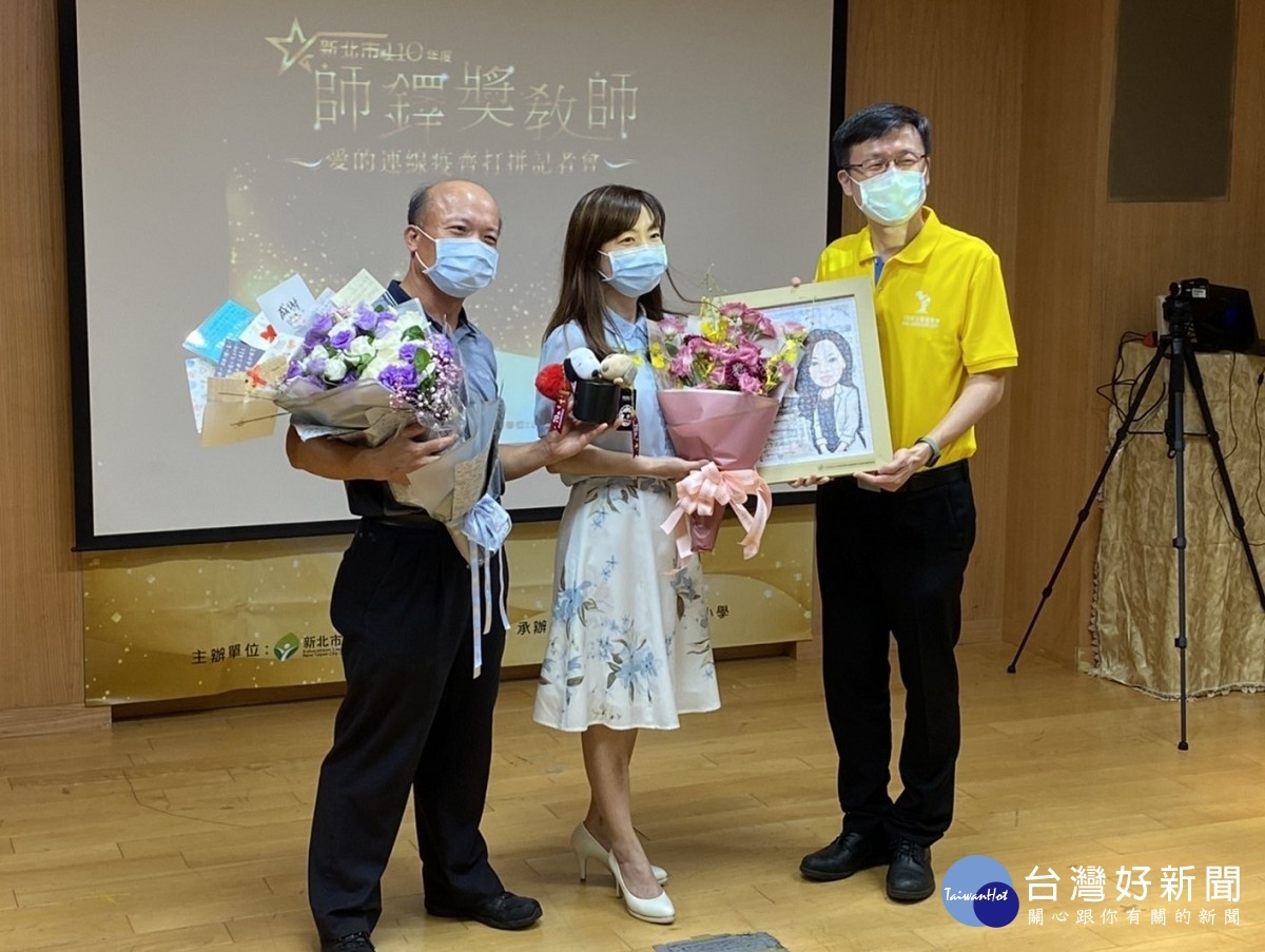 大豐國小林曉筠老師擔任音樂老師,用音樂帶領孩子體驗世界(記者黃村杉攝)