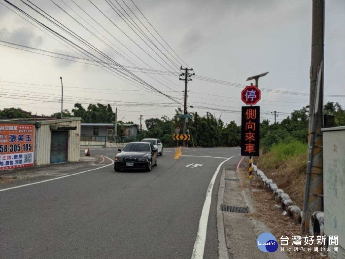 智慧型感應警示提醒，改善不對稱路口行車安全