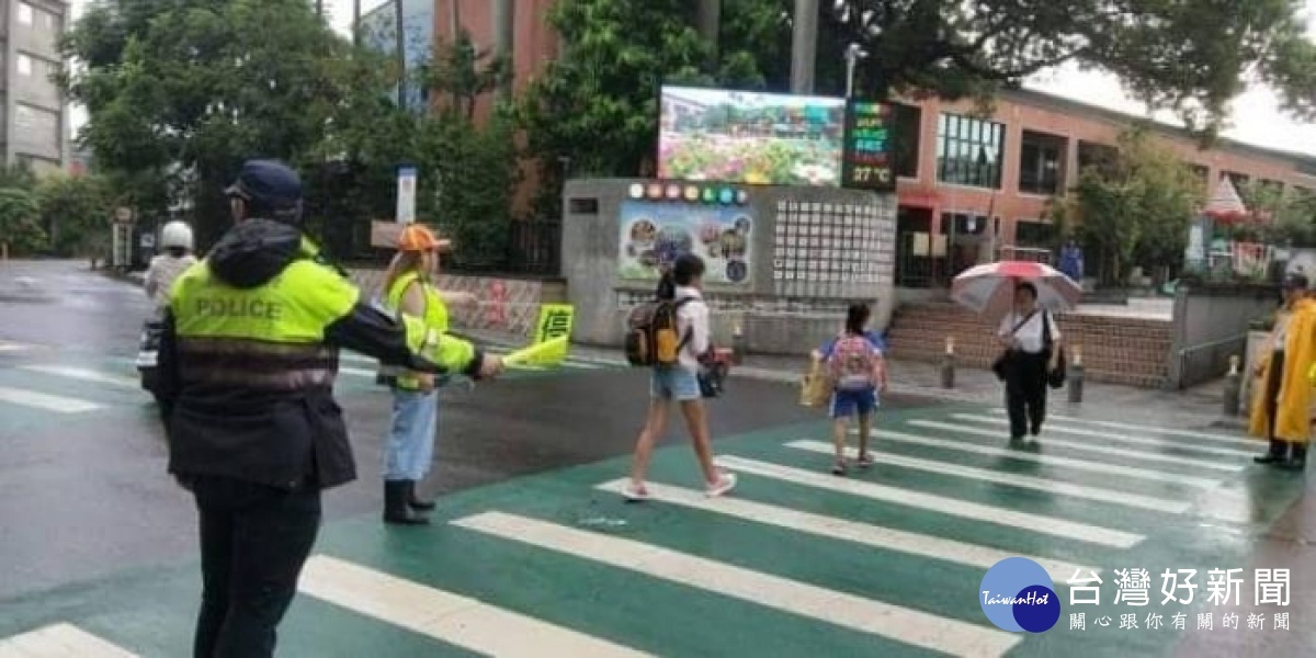 桃市警局整合傳統執法手段,結合科技設備,擴大取締量能,以翻轉道路亂象。