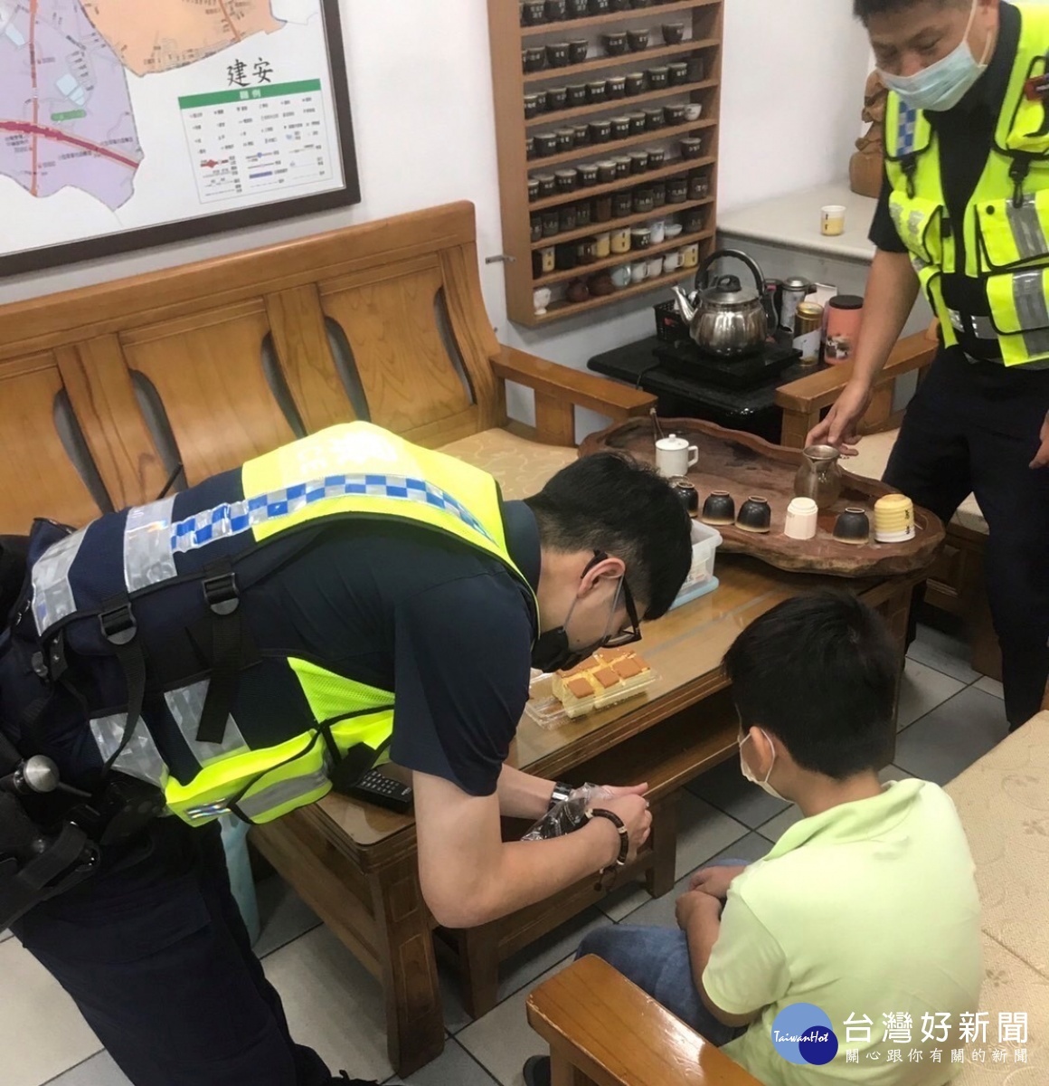 男童擔心責罵放學未歸,平鎮暖警協助返家