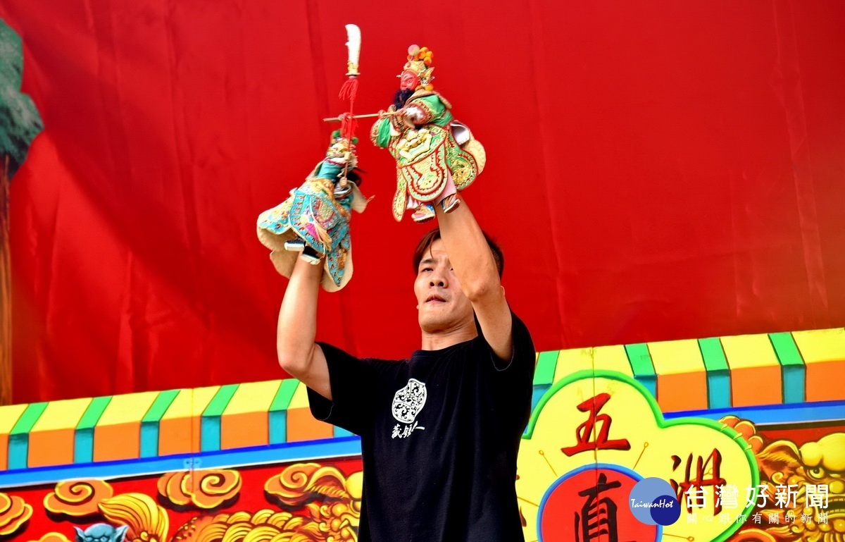 布袋戲經典劇碼雲州大儒俠武林大風暴登場。(縣府提供)