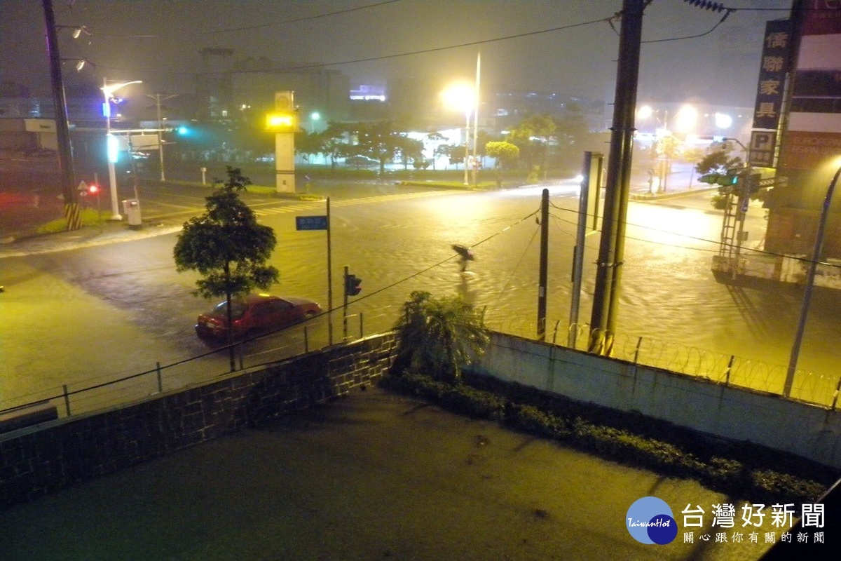 中華路二段189巷及中華路二段忠義路口一帶遇雨即淹。