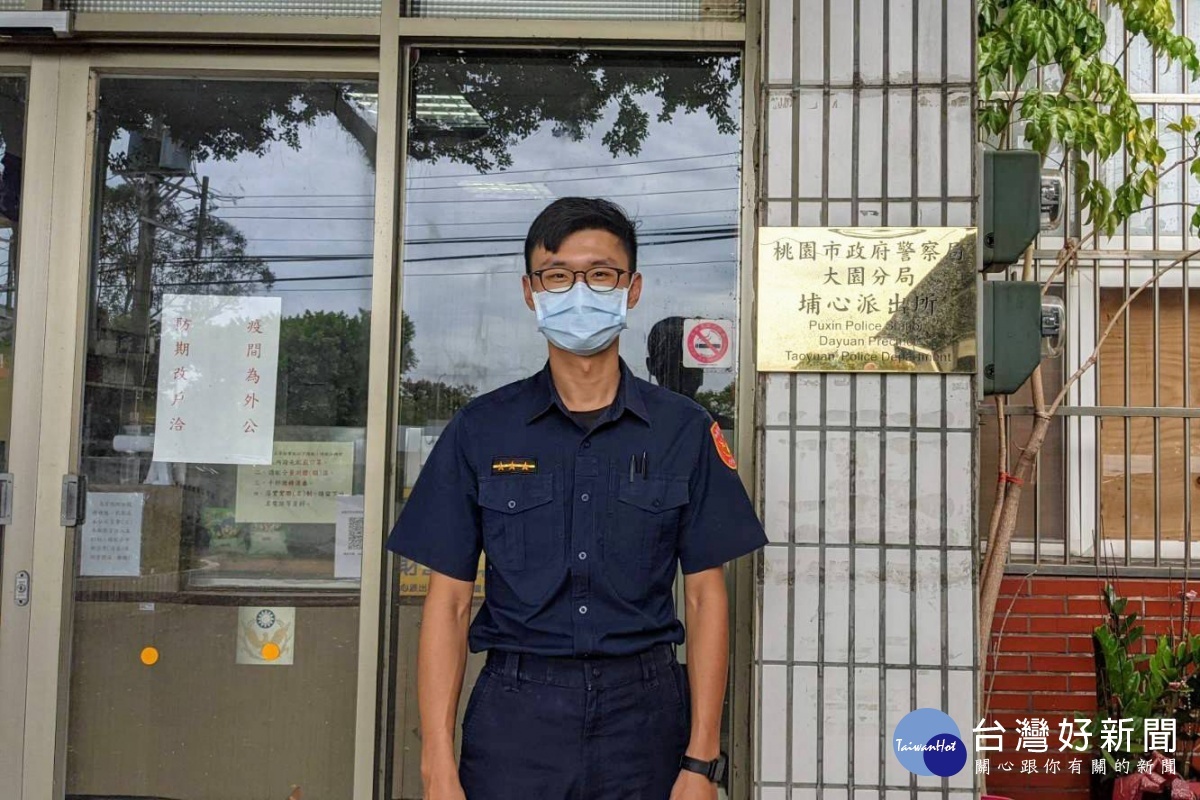 警員鄭大維駕駛巡邏車協助開道護送女嬰就醫